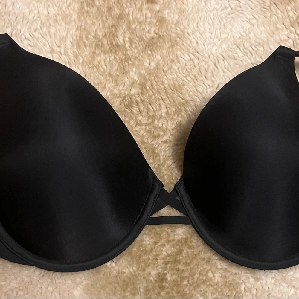 Victoria Secret Bra 34DD - Picture 2 of 9